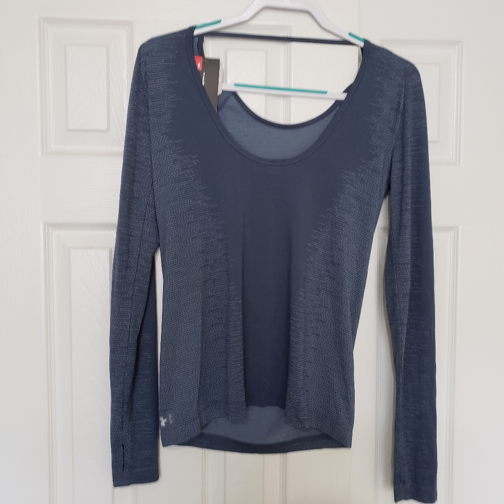 UNDER ARMOR WOMENS LONG SLEVE SMALL